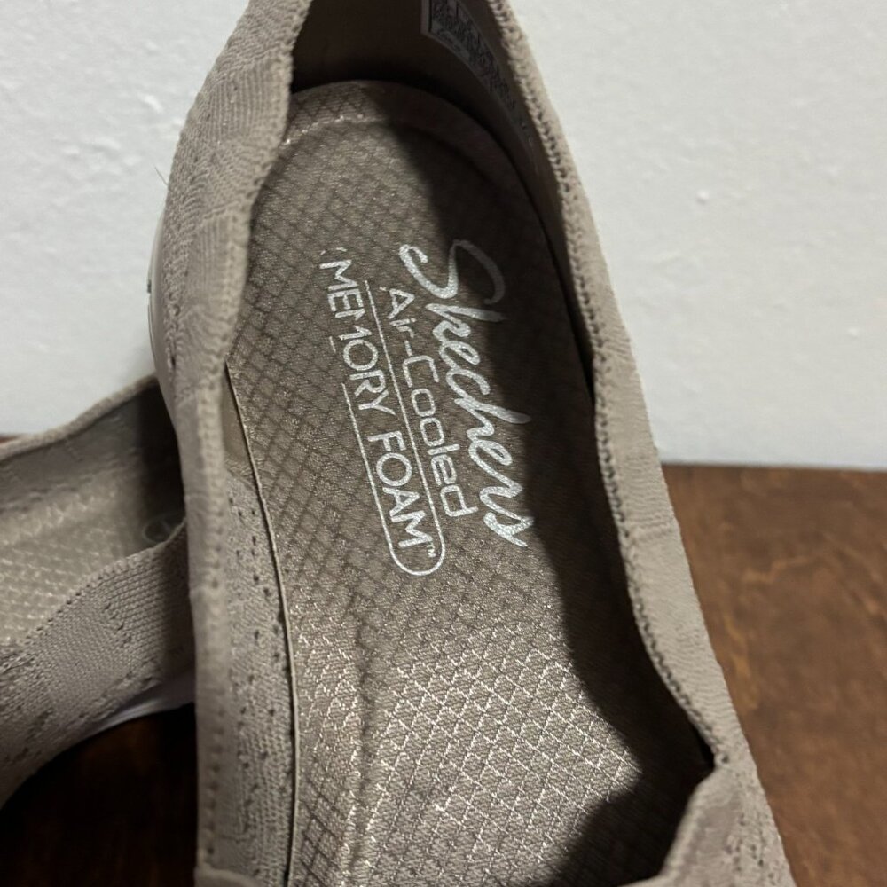 Skechers Ladies Relaxed Fit Air Cooled Memory Foam  Knit Natural Beige 8 - Picture 2 of 5